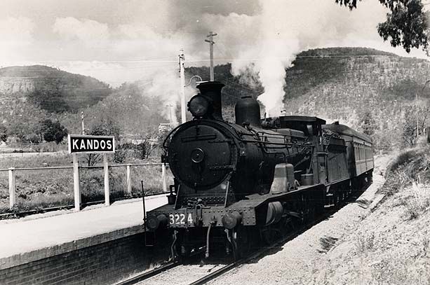 File:Railway Station - Kandos (2925749712).jpg