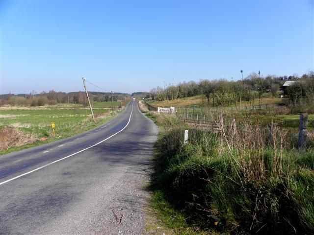 File:Road at Doogary (geograph 2870326).jpg