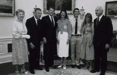 File:Robert Werner Duemling and Ronald Reagan 1982.jpg