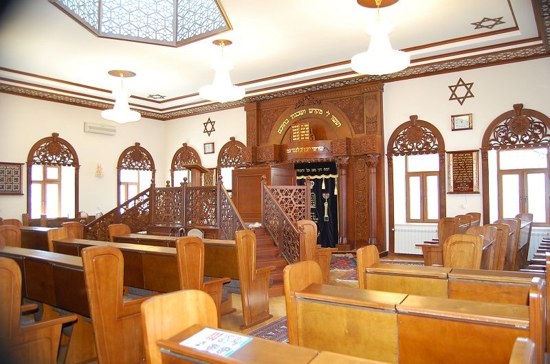 File:Synagogue at Qırmızı Qəsəbə.jpg