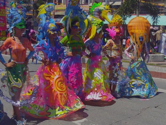 File:Tuna festival GenSan.jpg