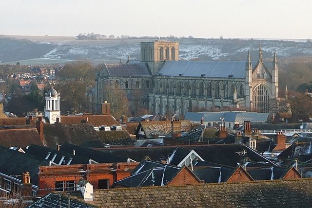 File:Winchester cathedral - geograph.org.uk - 1628919.jpg