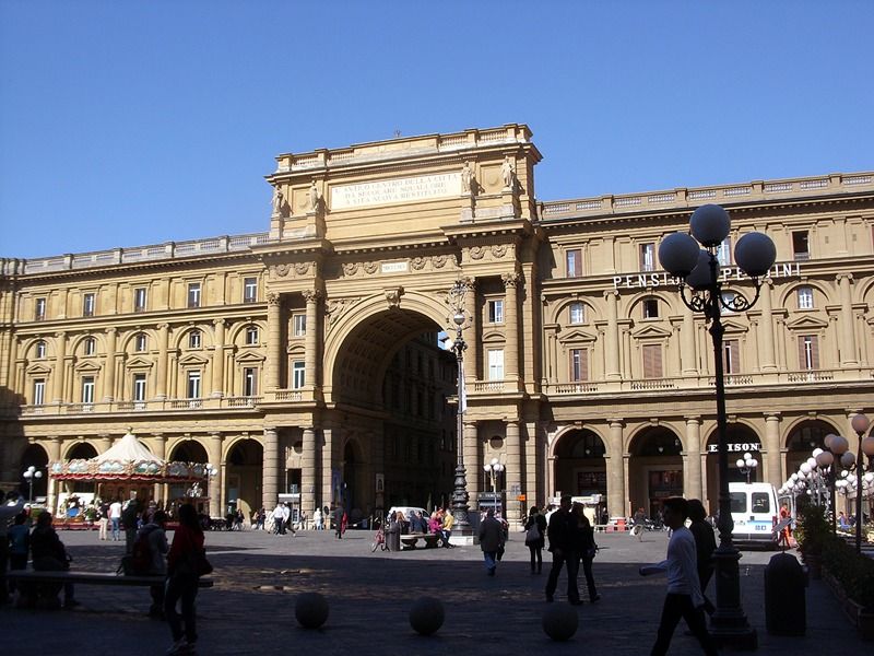 File:2926FirenzePzaRepubblica.JPG