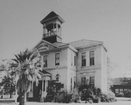 File:Moreland School House.jpg