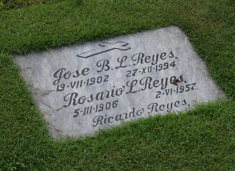 File:Jbl grave.png