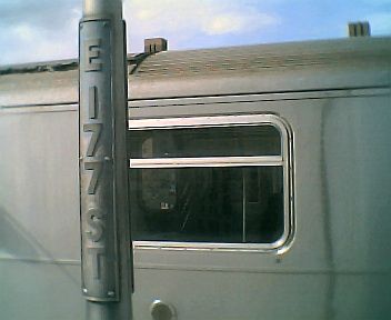 File:Old lamppost at Parkchester-East 177th Street Station.jpg