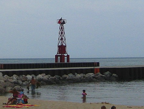 File:Pentwater South Pierhead Light.png