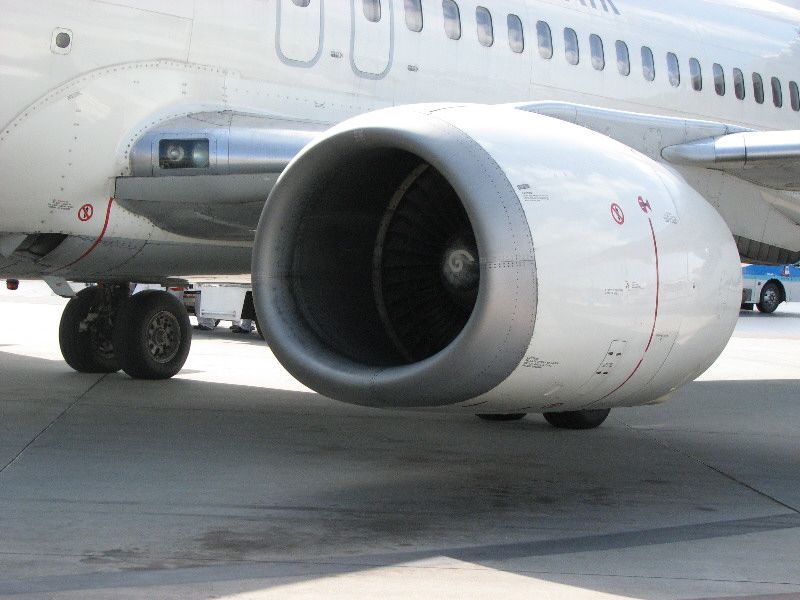 File:737engine.jpg