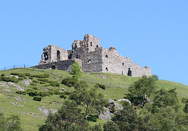 File:Auchindoun Castle - geograph.org.uk - 1369075.jpg