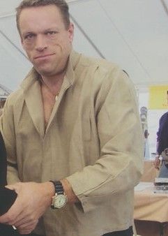 File:Brian Thompson.jpg