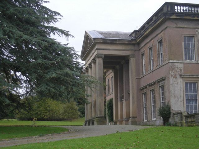 File:Brogyntyn Hall, Oswestry.jpg