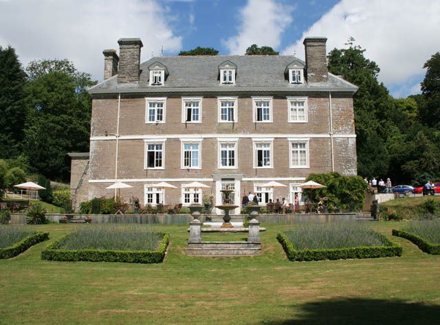 File:Buckland-Tout-Saints Hotel - geograph.org.uk - 910605.jpg