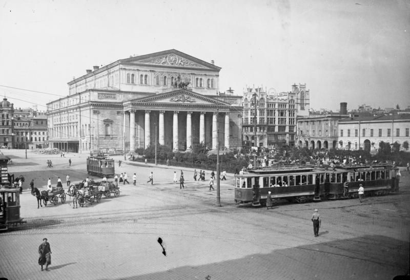 File:Bundesarchiv Bild 102-13138, Moskau, Bolschoi-Theater.jpg