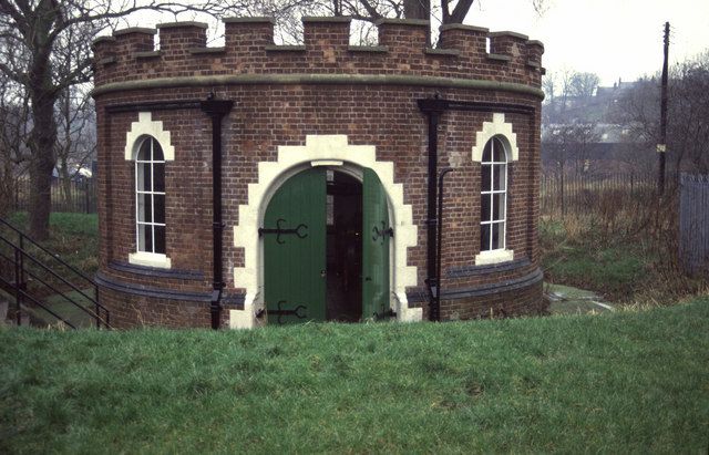 File:Dock road pumping station.jpg