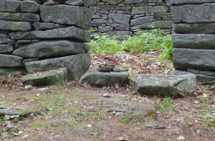 File:Farmington Town Pound Lintel Stone.JPG