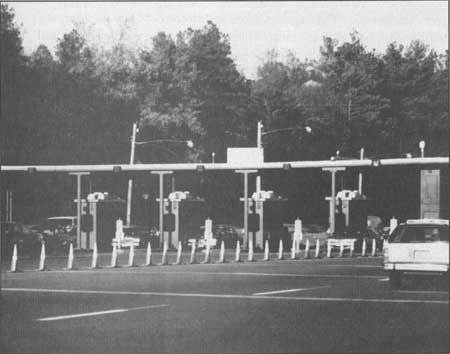 File:Garden State Parkway Toll booth.jpg