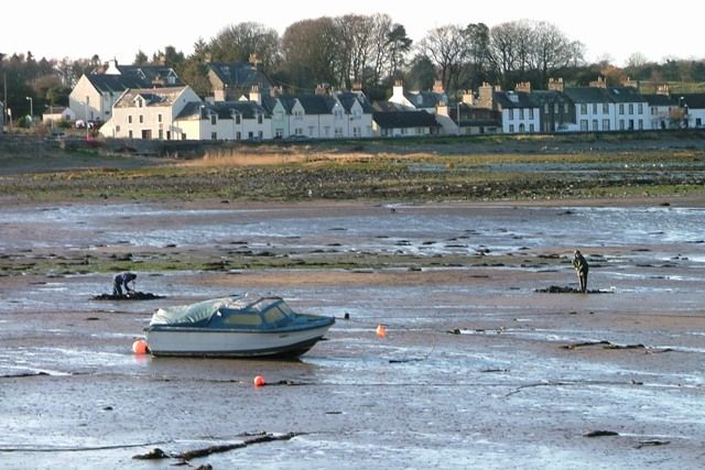 File:Garlieston Bay - geograph.org.uk - 736496.jpg