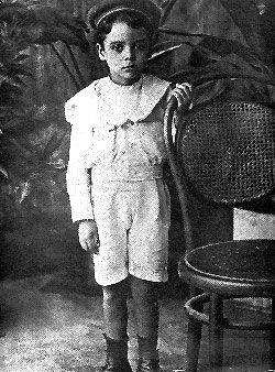 File:Rómulo Betancourt during his infancy.jpg