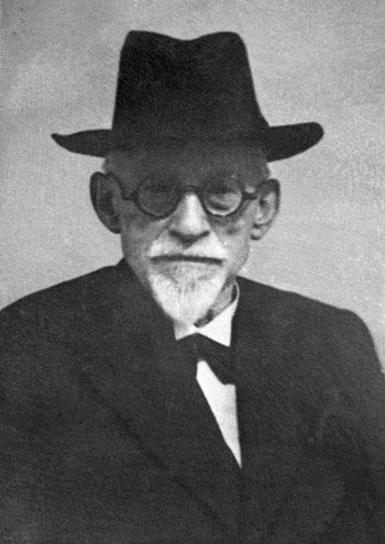 File:Samuel Freund 1930 hat.jpg