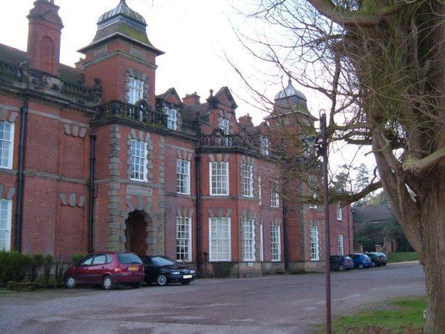 File:Woodcote Hall - geograph.org.uk - 328714.jpg