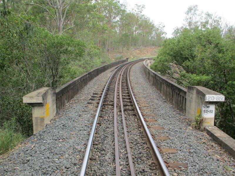 File:Lockyer Creek Railway Bridge (Lockyer), 2016 02.jpg