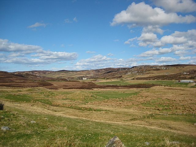 File:Near Achiemore, Strath Halladale.jpg