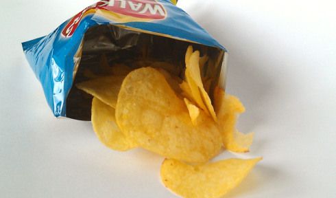 File:Packet of walkers crisps.jpg