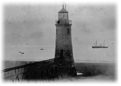 File:Spurn Low Lighthouse.JPG