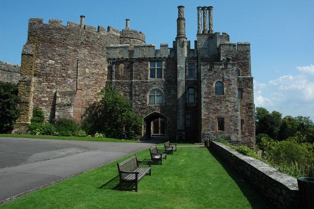 File:Berkeley Castle - geograph.org.uk - 1440412.jpg