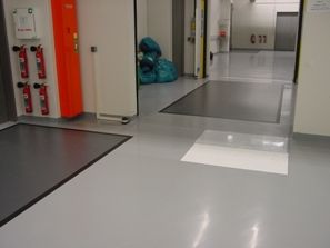 File:Flooring at Carl Zeiss.JPG