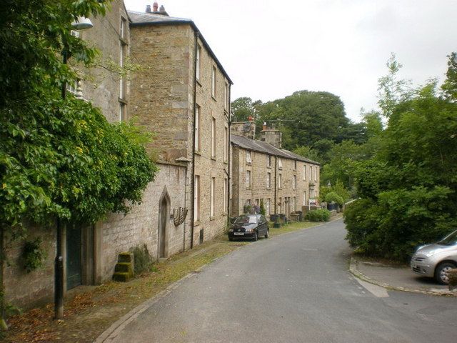 File:Lower Dolphinholme - geograph.org.uk - 1414257.jpg