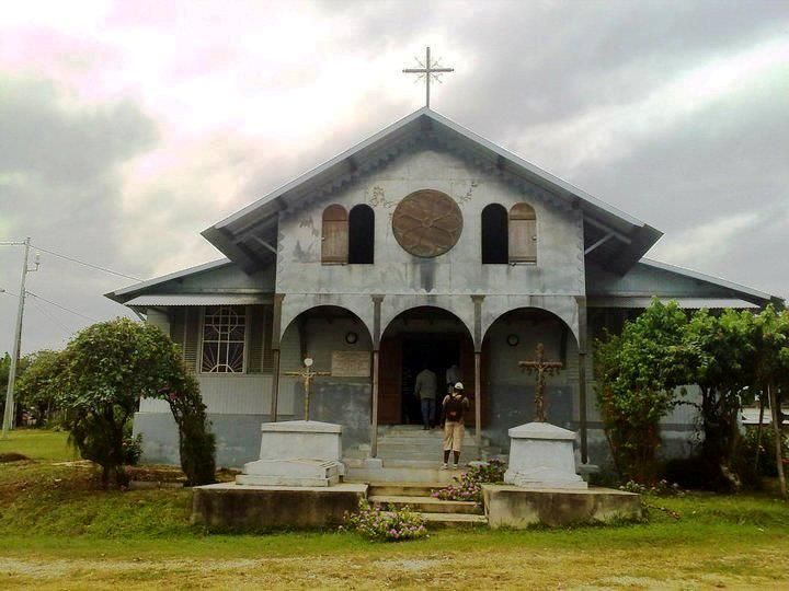 File:Mission Catholique de Donguila à Ntoum.jpg