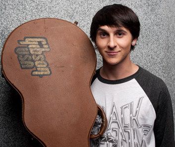 File:Mitchel Musso, Walmart Soundcheck 2011.jpg