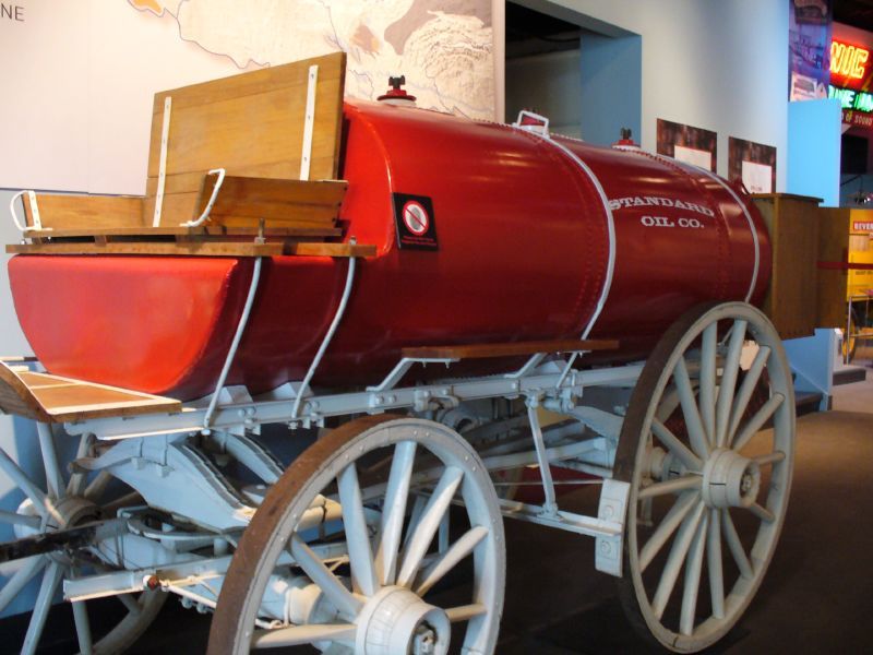 File:Standard Oil Tank Truck.jpg