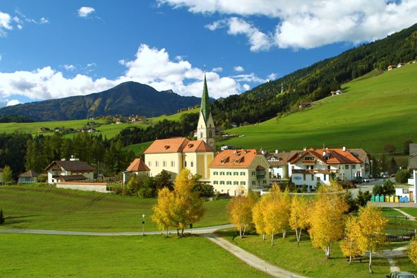 File:Terenten-Pfarrkirche.jpg