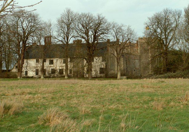 File:Wingfield Castle - geograph.org.uk - 354164.jpg