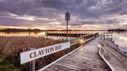 File:Clayton Bay Foreshore.jpg