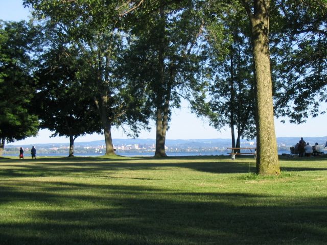 File:Onondaga Lake Park.jpg