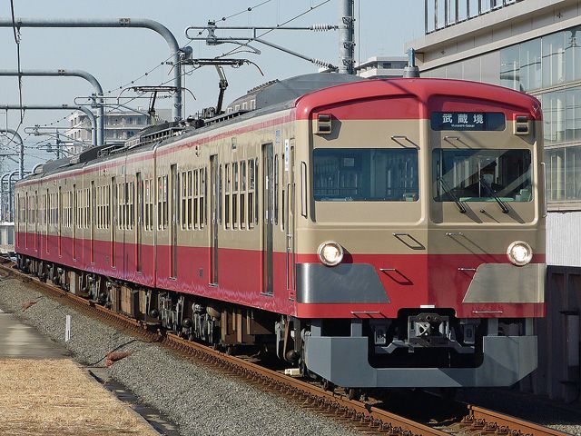 File:Seibu101n-akaden.jpg