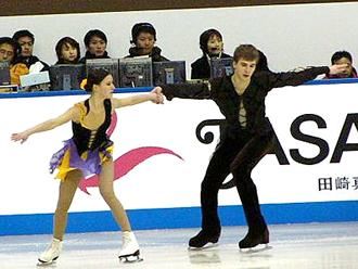 File:2003NHK Tatiana VOLOSOZHAR Petr KHARCHENKO.jpg