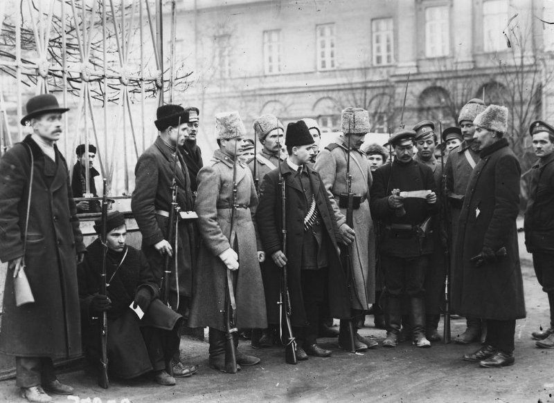 File:At the gates of Smolny Institute 1.jpg