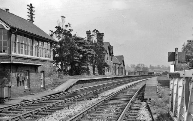 File:Breadsall rail station 1891608 17173c8b.jpg