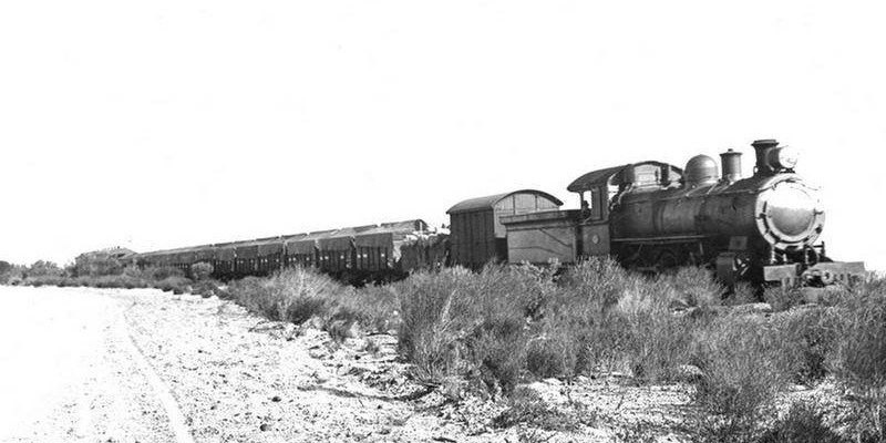 File:E class + bulk wheat train, 1931.jpg