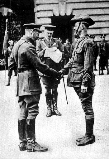 File:George Howell VC presentation.jpg