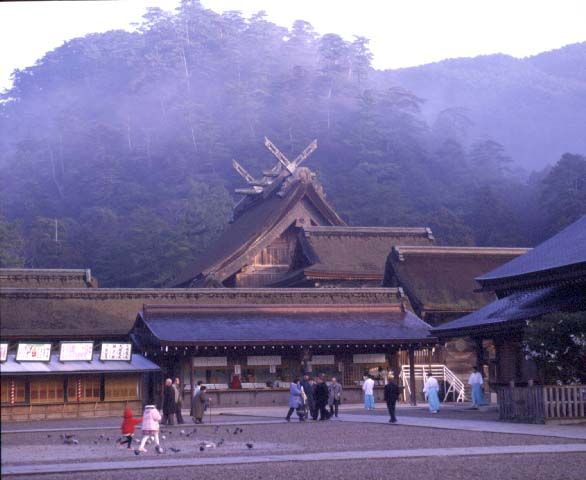 File:Izumo-taisha honden.jpg