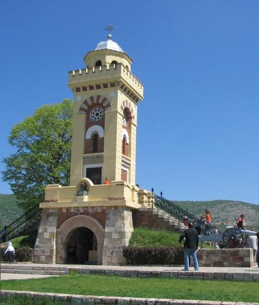 File:Monument du Mont Cegar.jpg