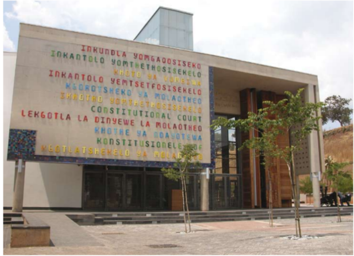 File:Outside the Constitutional Court of South Africa.png