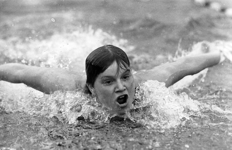 File:Bundesarchiv Bild 183-G0817-0003-001, Helga Lindner.jpg