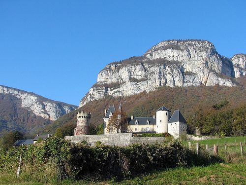 File:Château de la Bâtie.jpg