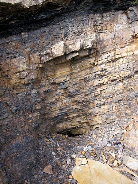 File:Disused Mineshaft.jpg